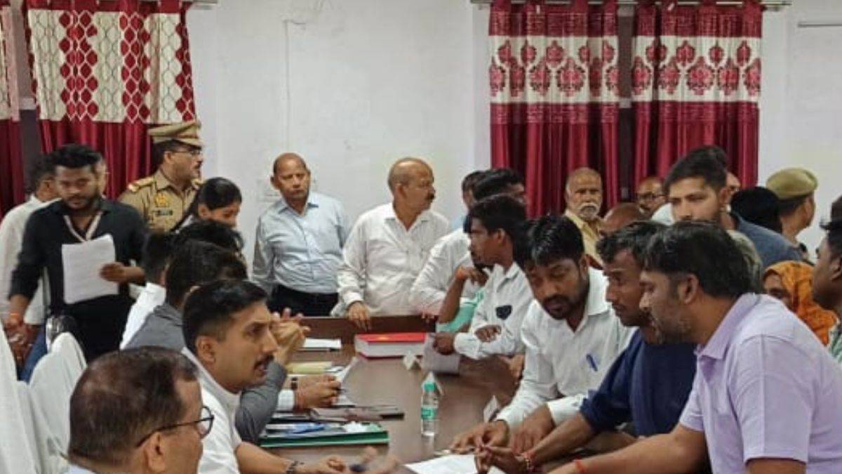 lucknow news action of dm lucknow vishakh g on complaint of students of kasturba gandhi school khujauli