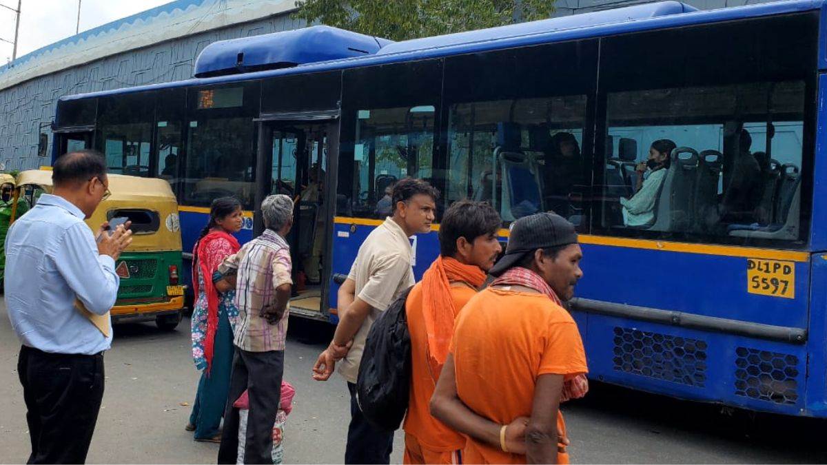 ncr bus marshal bites conductors finger in delhi altercation turns violent