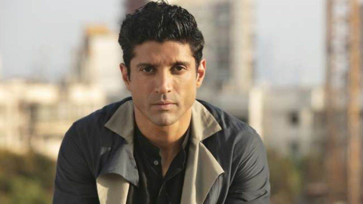 farhan akhtar mother honey iranis driver accused of 12 lakh fraud case registered