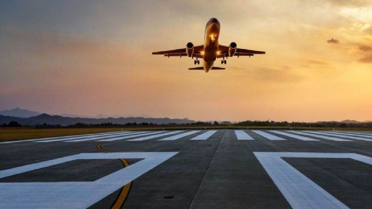 kathmandu flights diverted to lucknow airport due to bad weather