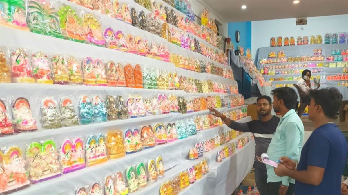 chunars lakshmi ganesh idols a thriving cottage industry jagran special