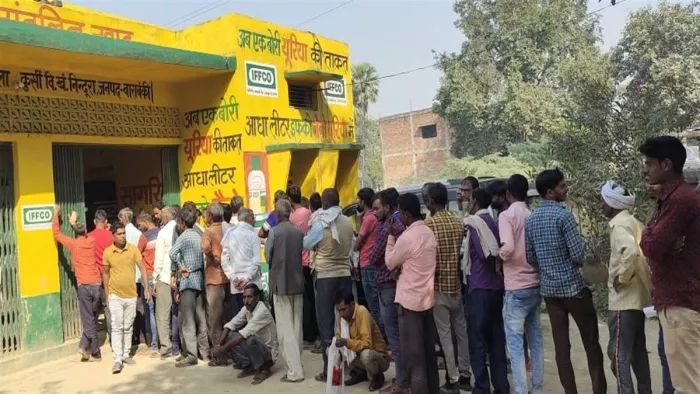 बबुरी पुलिस की ने कार्रवाई करते हुए बोलेरो से 15 किलो 600 ग्राम गांजा बरामद।