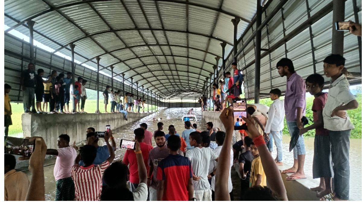 ambulance drowns in rail underpass in gopalganj patients rescued