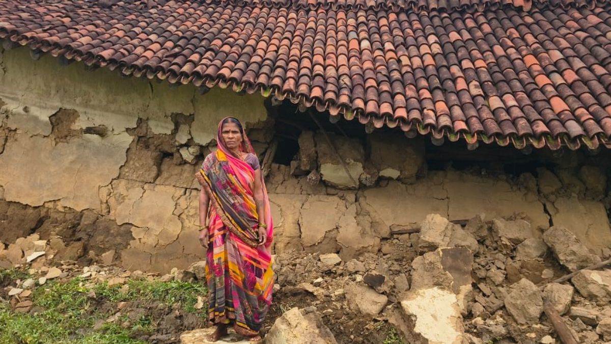 hazaribagh news heavy rain disrupts life flooding in low lying areas