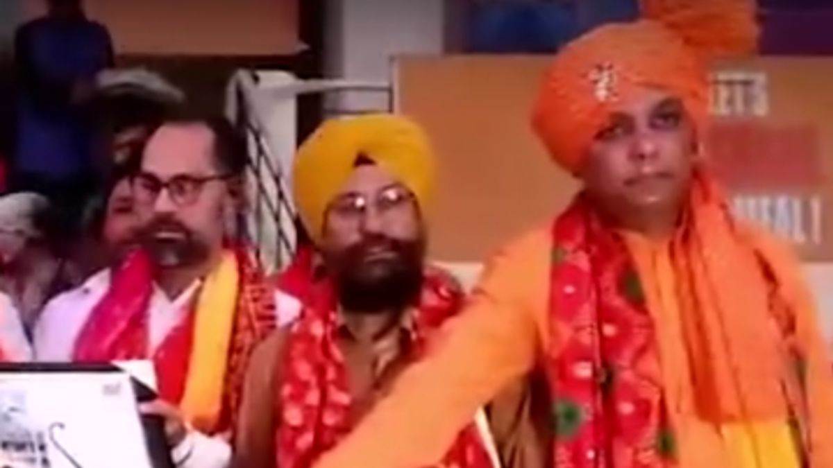 jalandhar crime news gambling den raid suspect spotted with aap leader