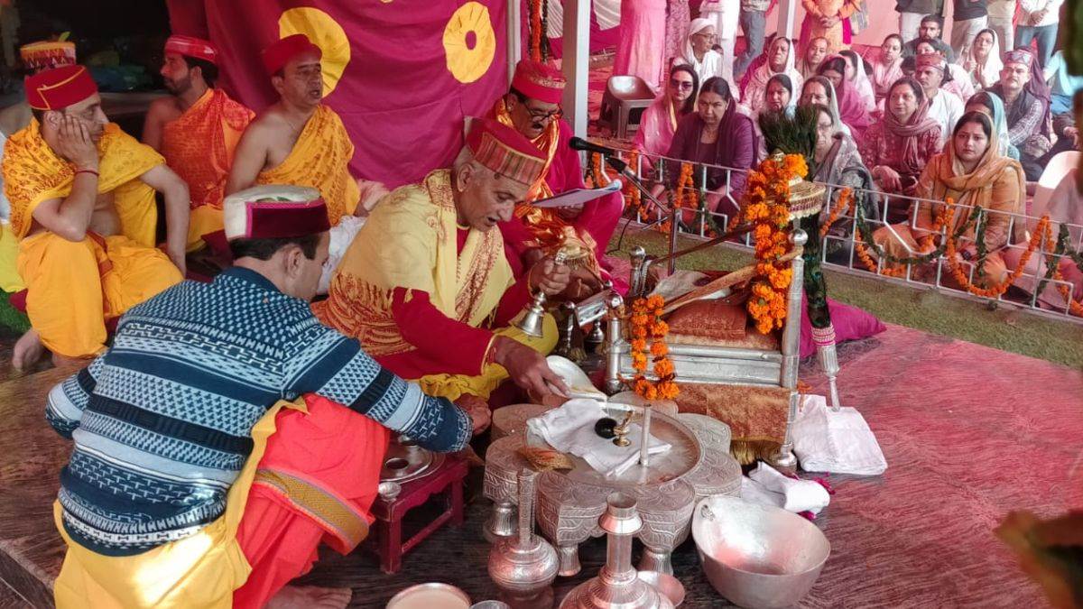 kullu dussehra 2025 raghunath ji worship daily rituals and celebrations