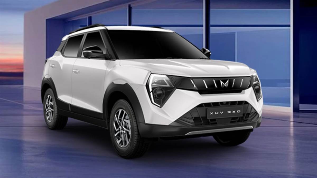 mahindra xuv 3xo base variant calculate monthly emi payments if down payment 2 lakh rupees