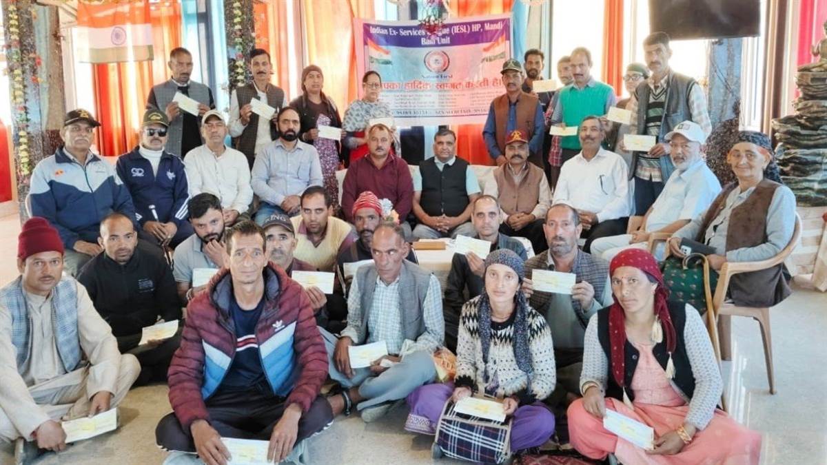 bahl league aids disaster hit families in siraj valley trending news mandi himachal pradesh