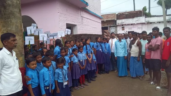नवादा की इस स्कूल बच्चों ने जड़ दिया ताला