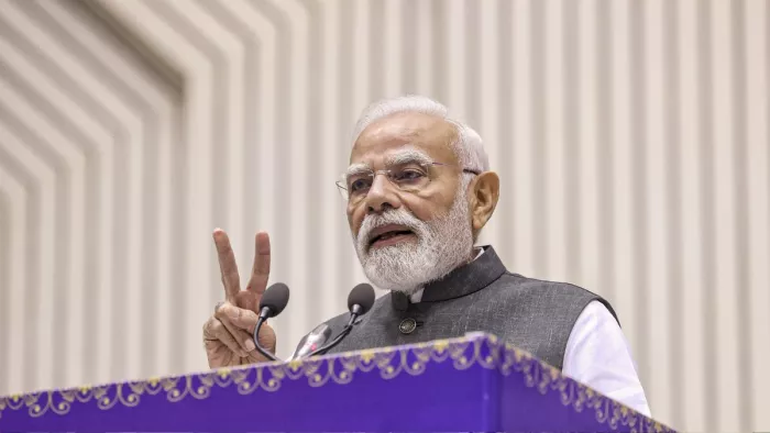 चुनाव से पहले बिहार के युवाओं को पीएम मोदी का तोहफा। (फोटो- एएनआई)