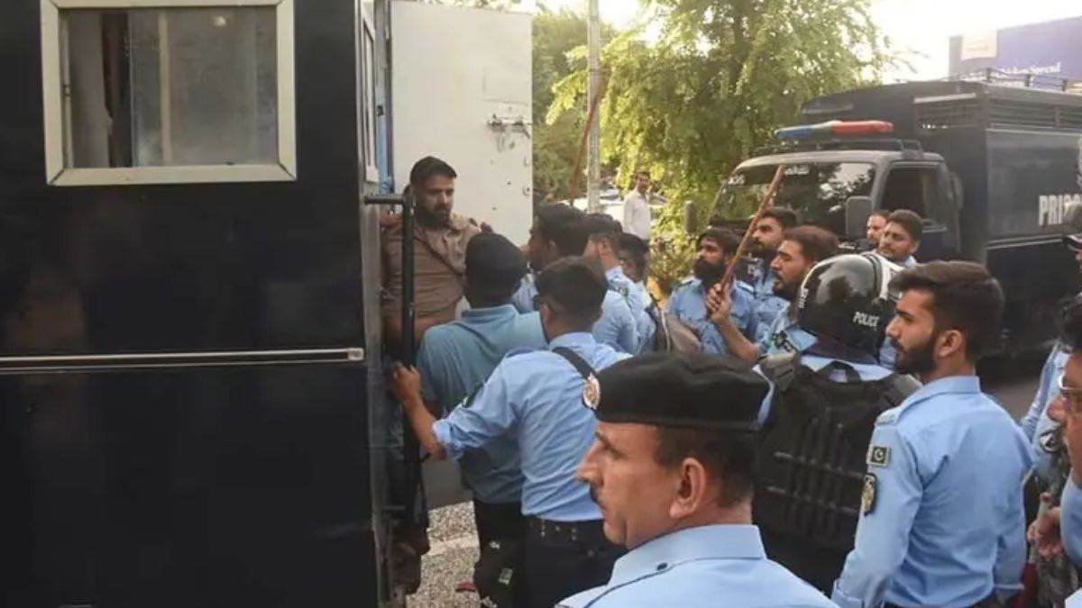 pakistan journalists protest attack on national press club