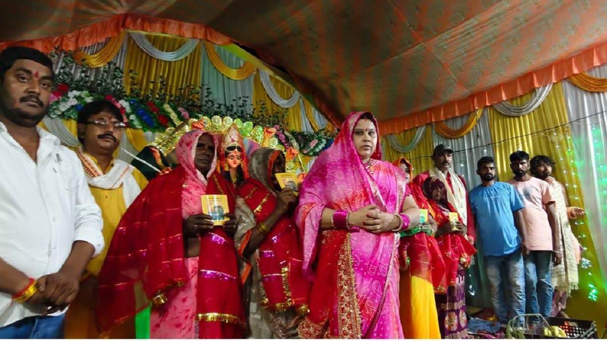 pratapgarh some families came back their own religion troubled by financial crisis