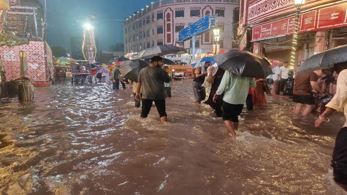 varanasi news heavy rain alert record rainfall expected common man issue