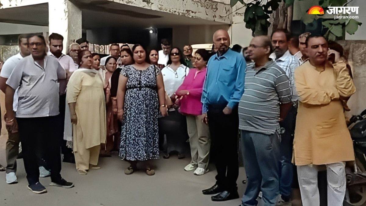 ncr faridabad news royal heritage society residents face builders negligence matter reach high court