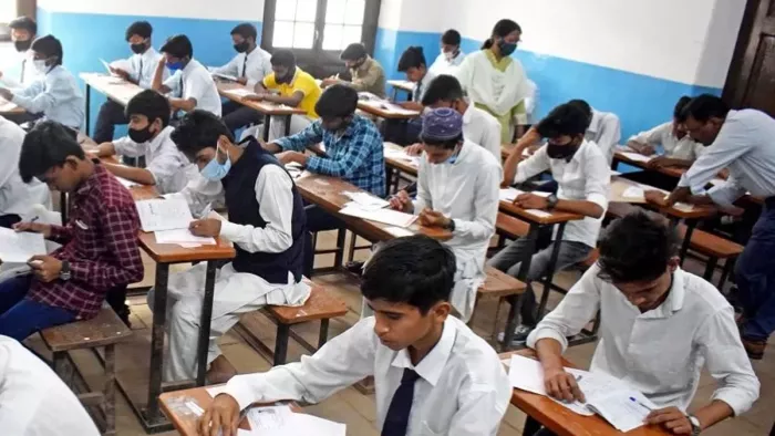 जम्मू के छात्र भी सिलेबस में छूट की मांग कर रहे हैं।