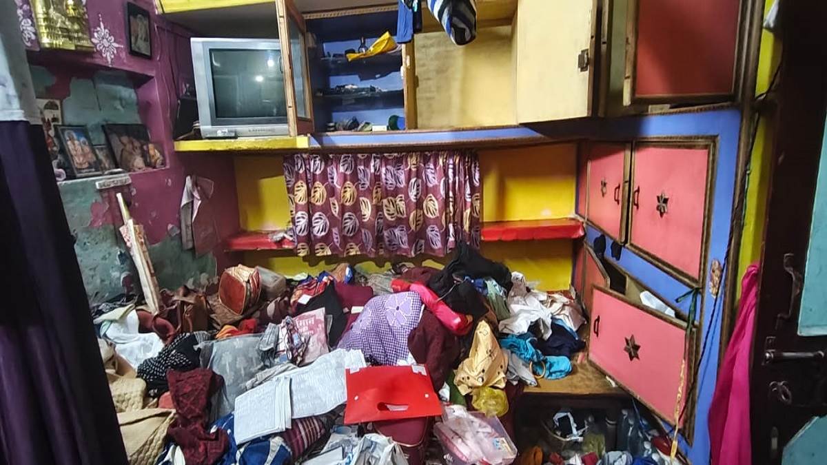 prayagraj naini theft family savings stolen while they went dussehra fair