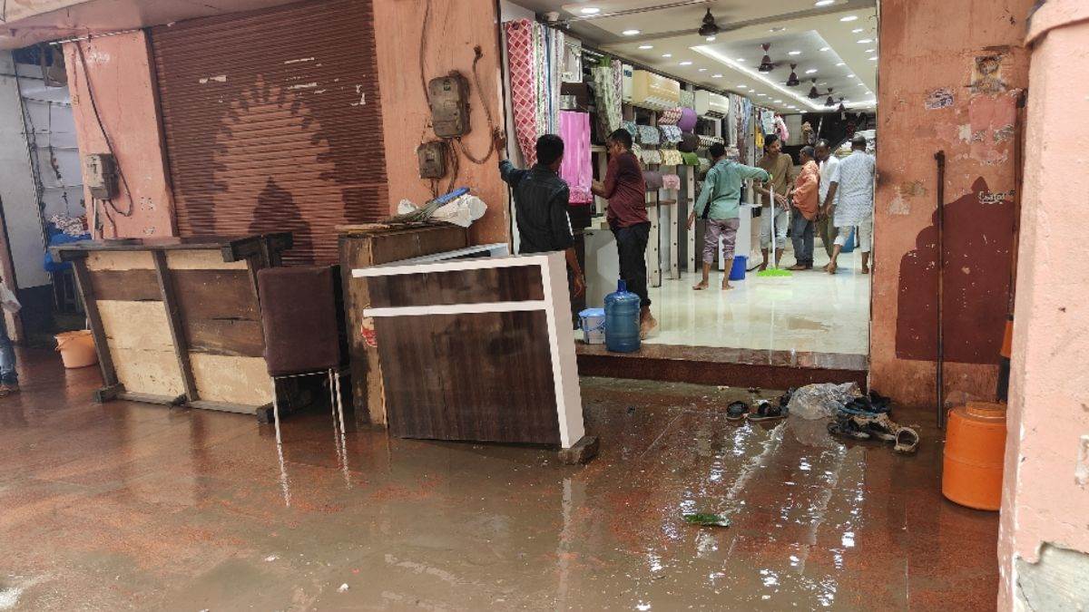bhu campus flooded after heavy rainfall in varanasi