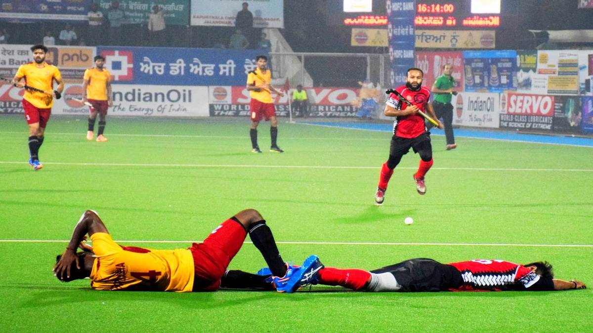 https://www.jagranimages.com/images/newimg/04112022/04_11_2022-surjit_hockey1_23181431.jpg