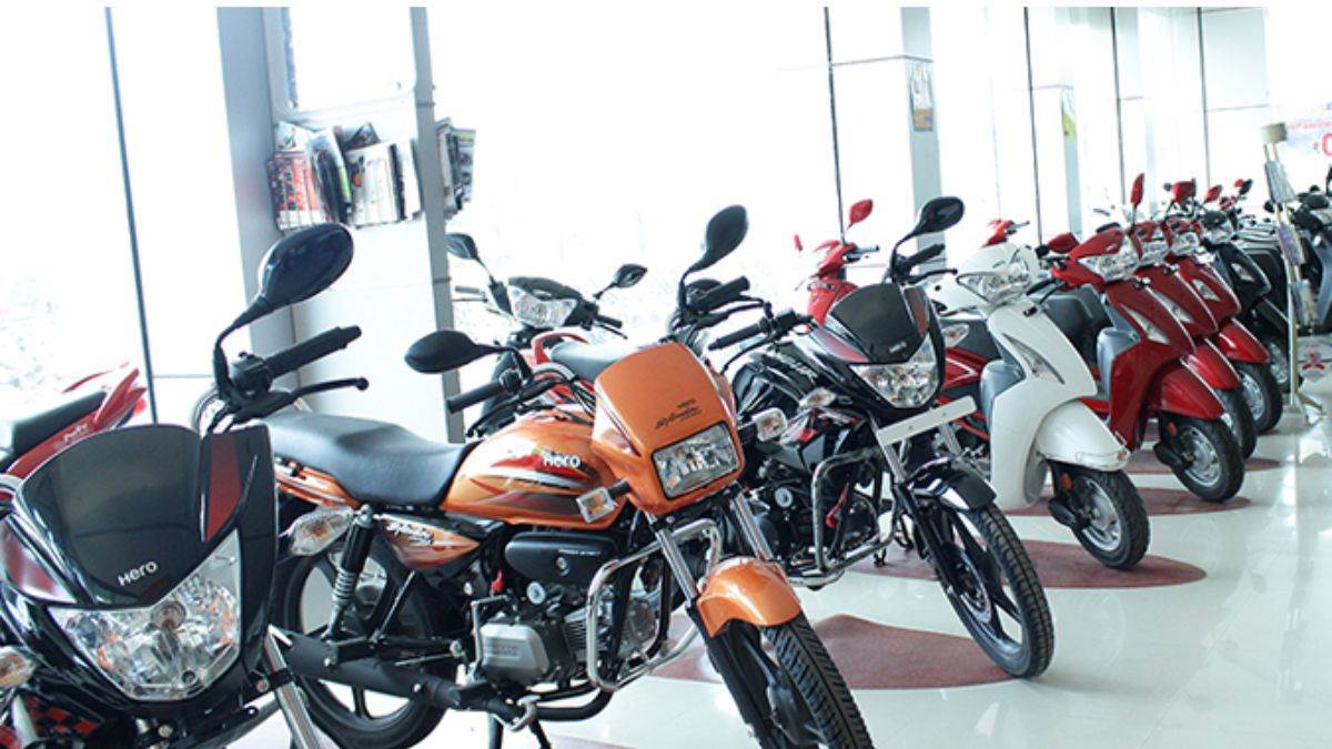 top two wheeler selling companies in october 2022 in india