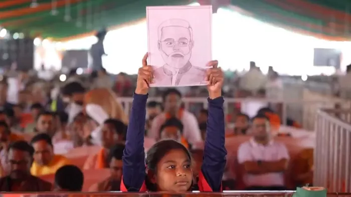 पीएम मोदी के पास पहुंचा अकांक्षा का बनाया स्केच