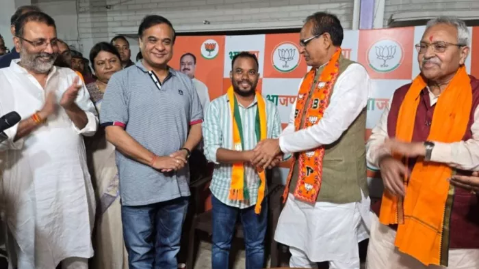 चुनाव से ठीक पहले झामुमो को झटका