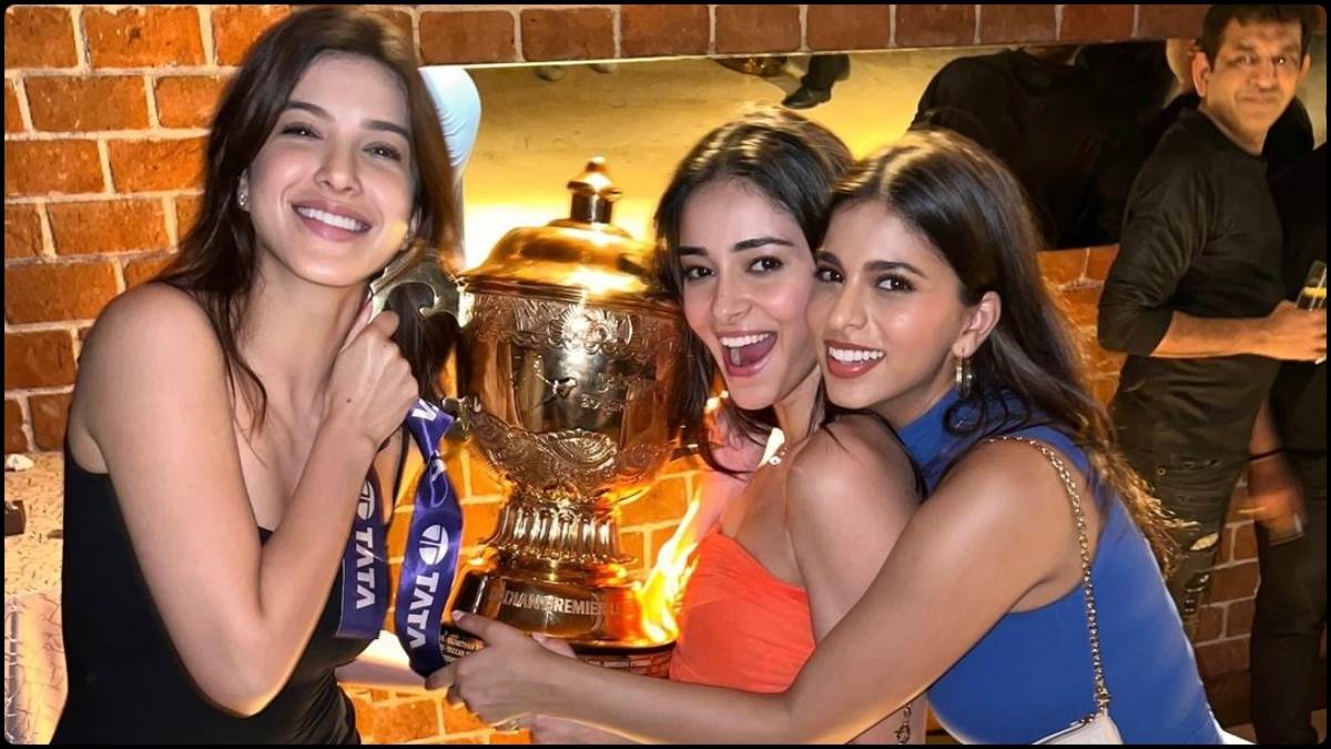 https://www.jagranimages.com/images/newimg/04112024/04_11_2024-shanaya_kapoor_with_ananya_and_suhana_23825983.jpg