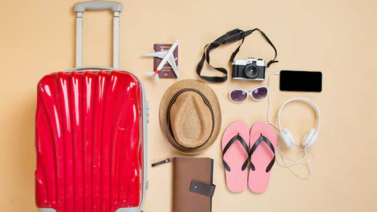 https://www.jagranimages.com/images/newimg/04112024/04_11_2024-travel_essential_23825523.jpg