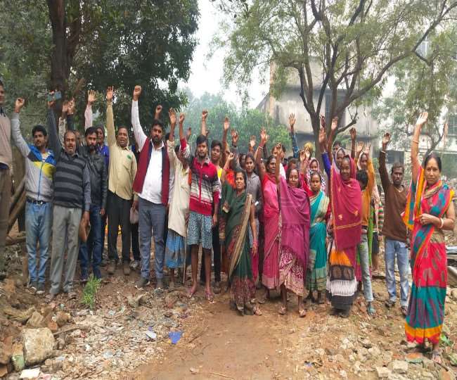 आदित्यपुर में रेलवे की जमीन पर चहारदीवारी निर्माण का लोगों ने किया विरोध, बैरंग लौटा रेलवे प्रशासन Jamshedpur News