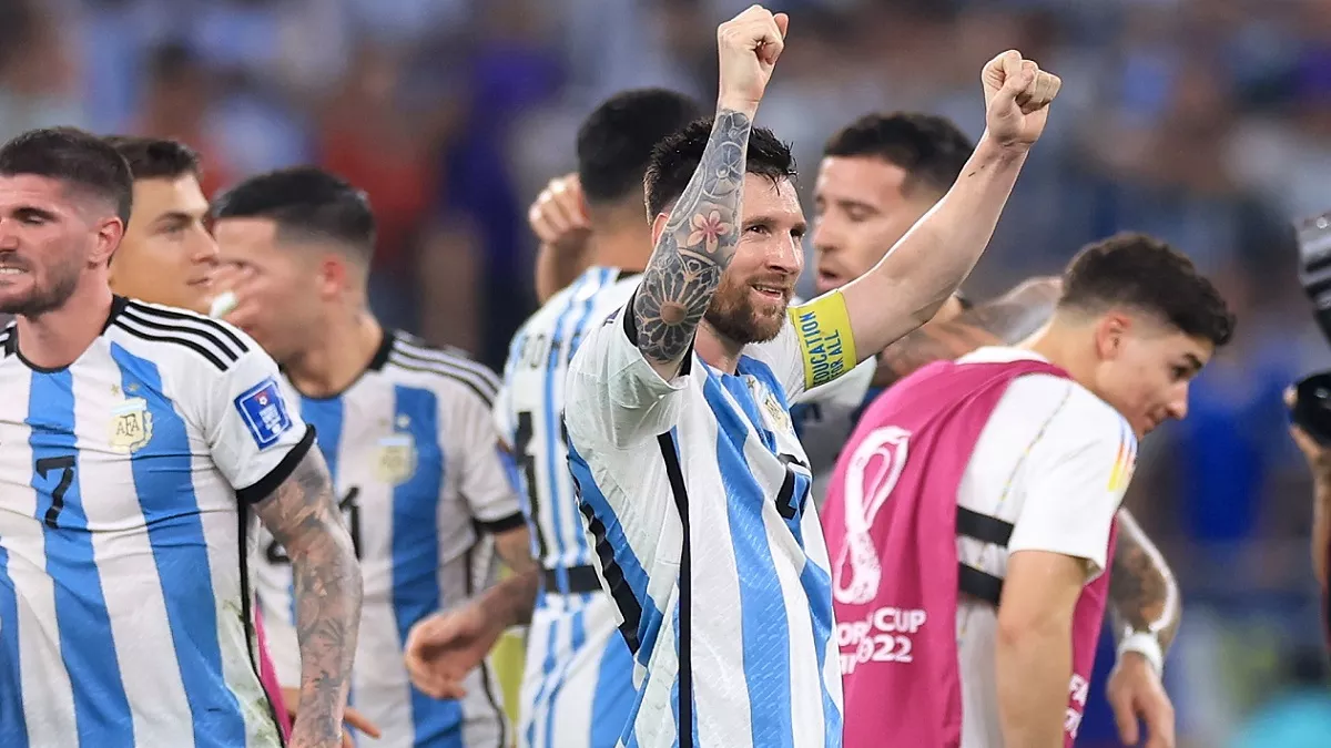 FIFA World Cup 2022: मेसी के जादू से अर्जेंटीना क्वार्टर फाइनल में, ऑस्ट्रेलिया को दी 2-1 से मात