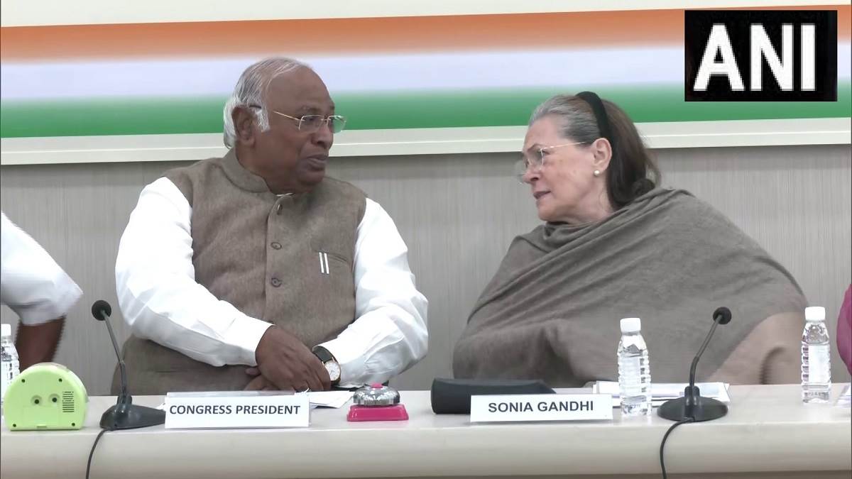 https://www.jagranimages.com/images/newimg/04122022/04_12_2022-malliarjun_kharge_23243640.jpg