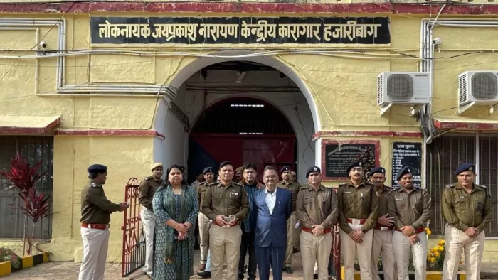 गैंगस्टर अमन की हत्या के बाद जेलों में अलर्ट, जेपी कारा में प्रशासन ने मारा छापा