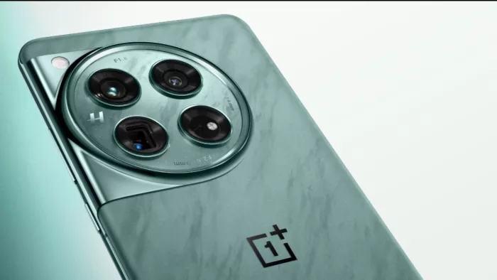 5400mAh बैटरी और 50W वायरलेस चार्जिंग फीचर के साथ आ रहा OnePlus 12