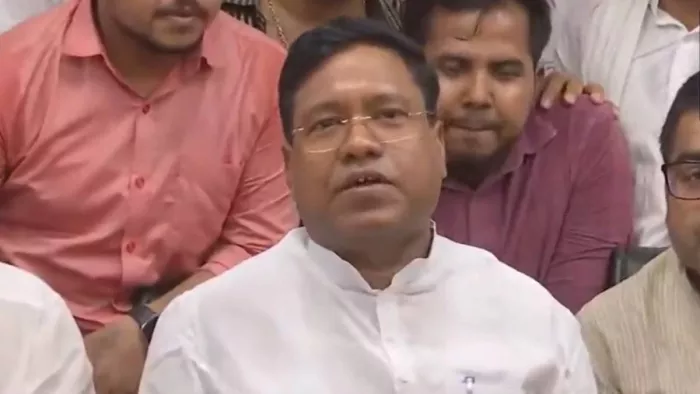 बिहार के पूर्व मुख्यमंत्री जीतन राम मांझी के बेटे व पूर्व मंत्री संतोष सुमन