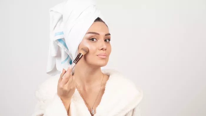 Winter Makeup Tips: सर्दियों में मेकअप करने के तरीके