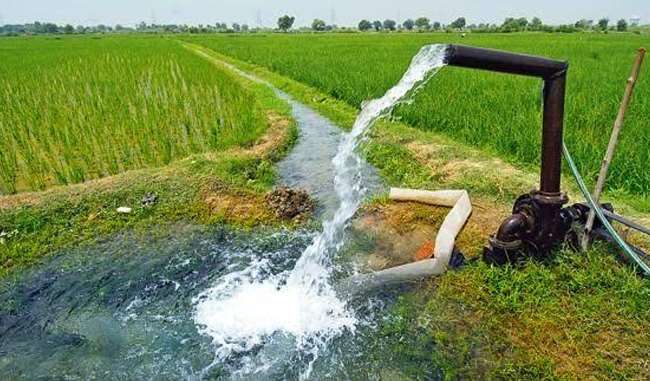 There are no water in many reservoirs in Khagadia Farmers face problems in  patching the fields