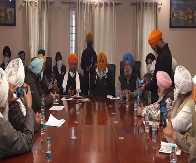 https://www.jagranimages.com/images/newimg/05012022/05_01_2022-meeting_in_gurudwara_22355174.jpg