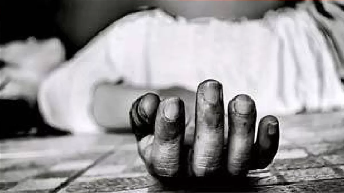 दुस्‍साहस: कानपुर में दर‍िंदा बना प्रेमी, झगड़े के बाद प्रेमिका के हाथ की नस  और अंगुली काट हाईवे पर फेंका - In UPs Kanpur lover cut girlfriends arm vein  and throwing her