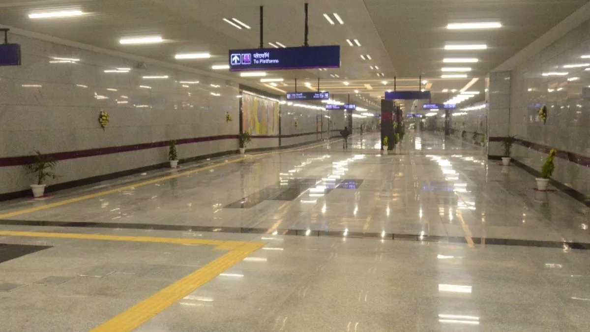Delhi IGI Airport: एयरपोर्ट के टर्मिनल-1 से डोमेस्टिक मेट्रो स्टेशन की राह अब हुई आसान, शुरू हुआ सब-वे