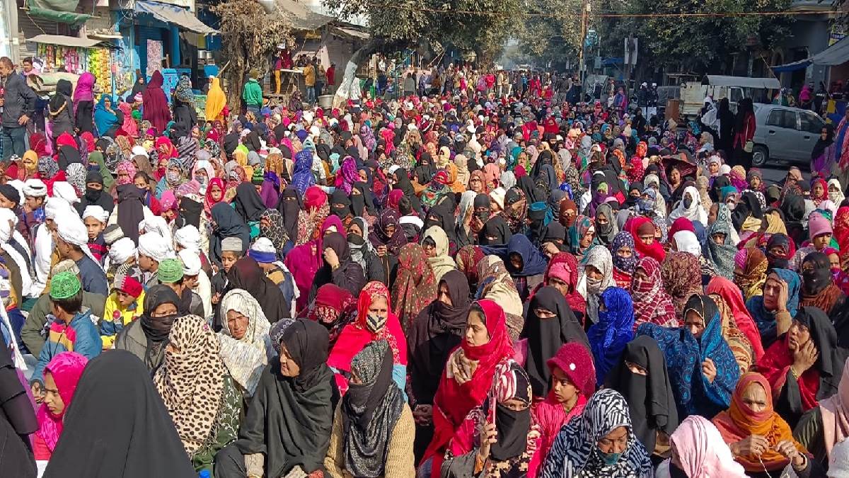 Haldwani: हल्द्वानी में नहीं चलेगा बुलडोजर, SC ने मानवीय एंगल को माना आधार, जानें मामले की 10 बड़ी बातें - SC on Haldwani encroachment removal case considered humanitarian angle ...