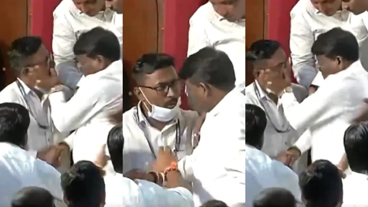 Maharashtra: भाजपा विधायक ने डिप्टी सीएम की मौजूदगी में पुलिसकर्मी को जड़ा  थप्पड़, देखें Video - Maharashtra BJP MLA Sunil Kamble slaps policeman in  presence of Deputy CM Ajit Pawar