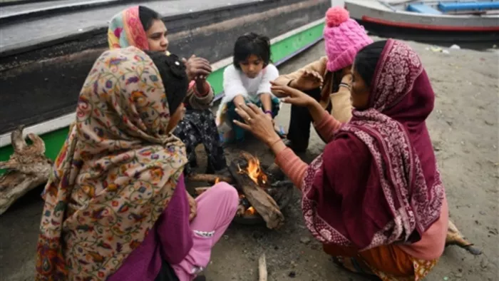दिल्ली में कड़ाके की ठंड डारी, अगले दो दिन छाया रहेगा घना कोहरा