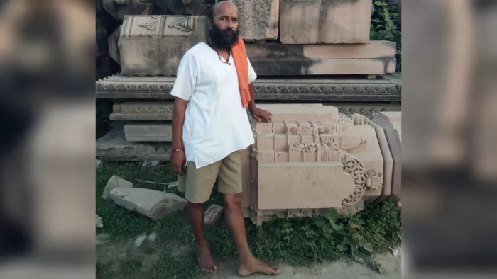 नंगे पांव देव दास उर्फ देवु दा : (फाइल फोटो)