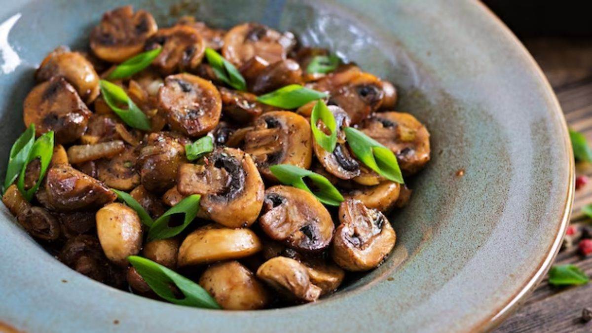 https://www.jagranimages.com/images/newimg/05012024/05_01_2024-mushroom_1_23621717.jpg