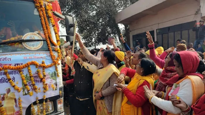 Ram Mandir : श्रीराम के ससुराल जनकपुर नेपाल से 'भार यात्रा' भारत पहुंची, Photos में देखें कलावा रथ का स्वागत