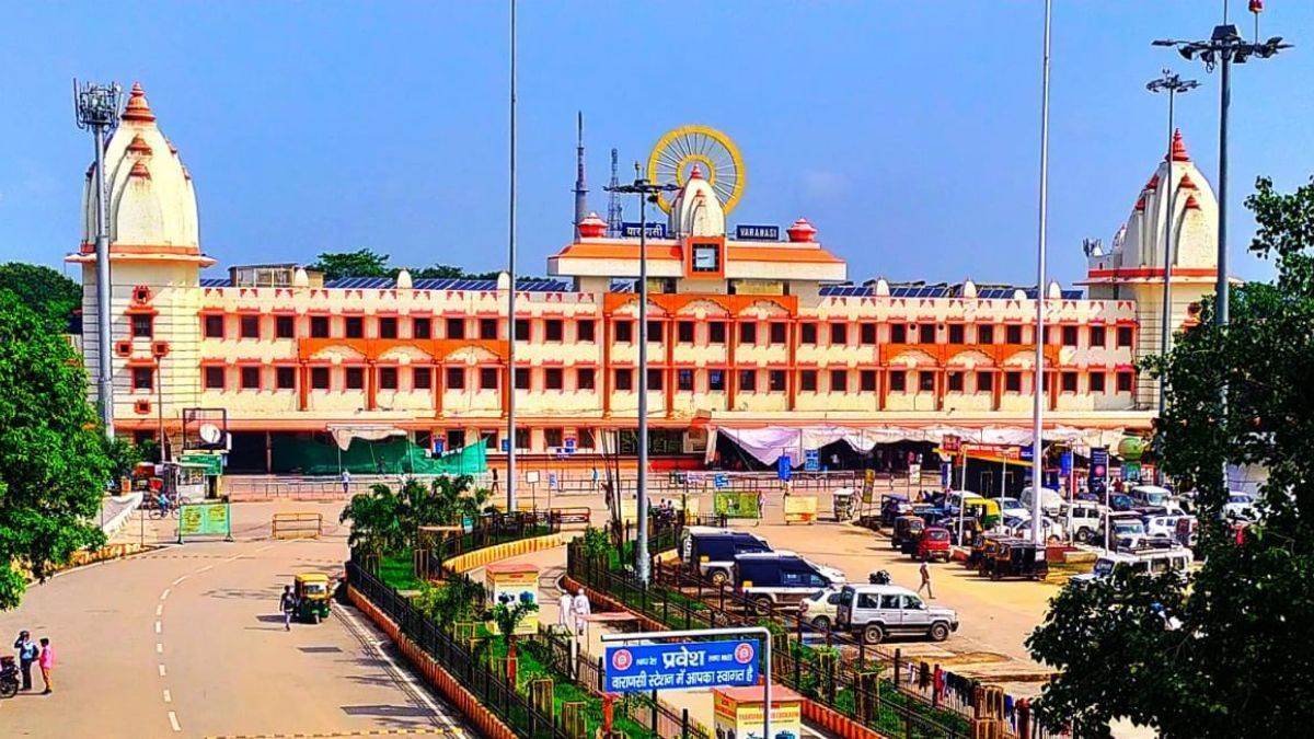 https://www.jagranimages.com/images/newimg/05012024/05_01_2024-varanasi_cantt_23621528.jpg