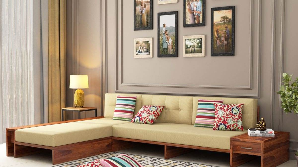 खूबसूरत Wooden Sofa Set Design हैं इतने आरामदायक, उठने का नहीं करेगा मन! न लगेगी दीमक, सालों तक निभाएंगे साथ