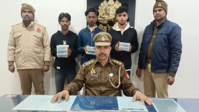 जीआरपी की गिरफ्त में चलती ट्रेन-स्टेशन पर मोबाइल फोन चुराकर ओएलएक्स पर बेचने वाले आरोपित- सौ. जीआरपी मीडिया सेल