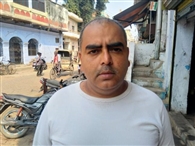 वार्ता ठुकरा हड़ताल पर डटे रहे दैनिक वेतन भोगी, अब महामारी फैलने का खतरा