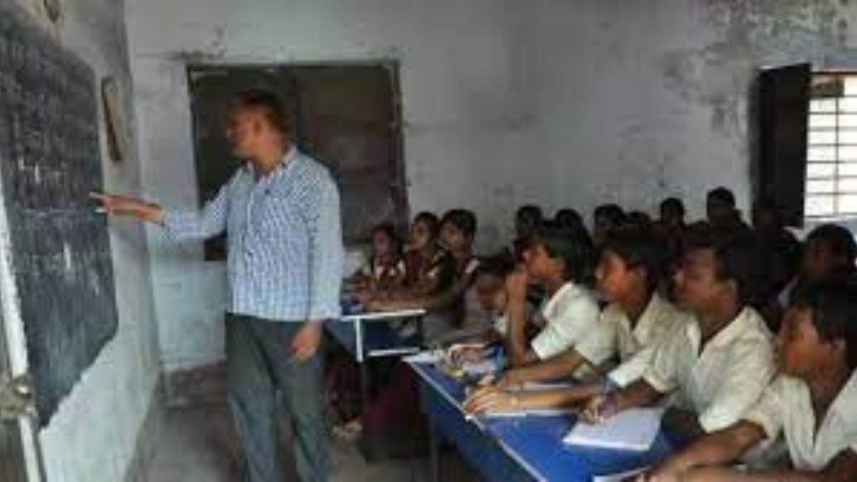 https://www.jagranimages.com/images/newimg/05022023/05_02_2023-government_school_23320277.jpg