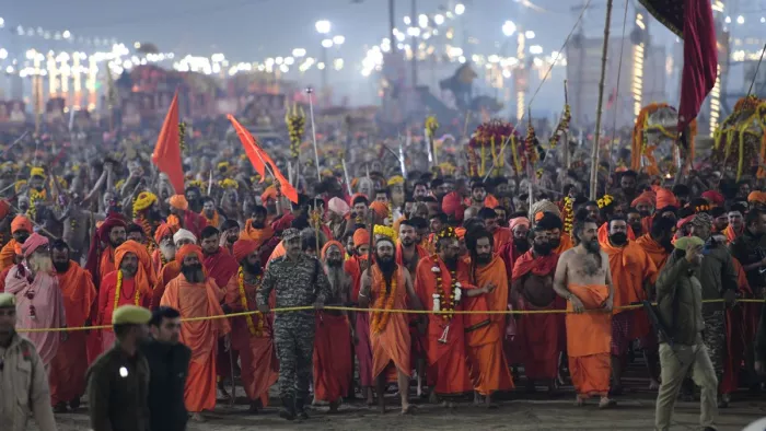 महाकुंभ में अमृत स्नान के बाद अखाड़ों का प्रस्थान